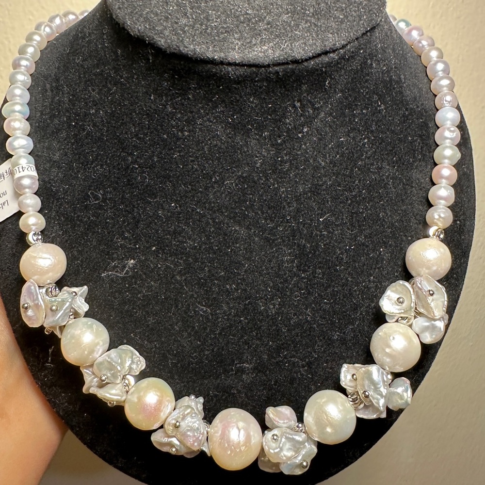 F7- One Piece Elegant Natural Baroque Floral Pearl Necklace with Silver Accents